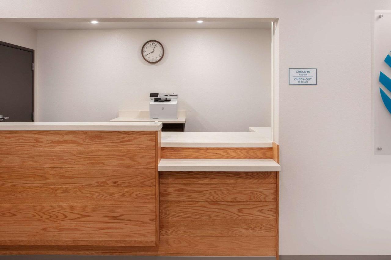 Woodsping Suites Washington Dc East Arena Drive Lake Arbor 外观 照片