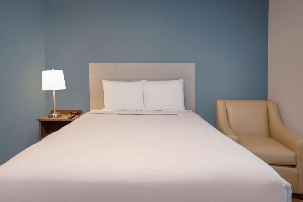 Woodsping Suites Washington Dc East Arena Drive Lake Arbor 外观 照片